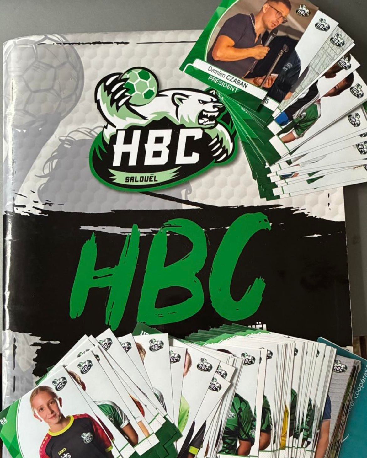 Collection collector : L’album de vignettes du HBC Salouël est arrivé !